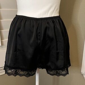 Chic Black Lace Sleep Shorts